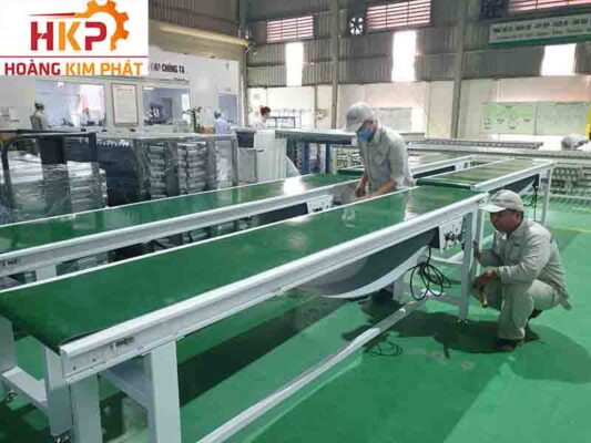 Băng tải ngang PVC.