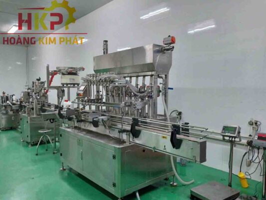 Dây chuyền máy chiết rót chất lỏng.