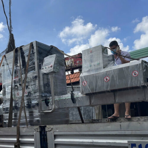 vận chuyển Máy phóng nhãn và co màng